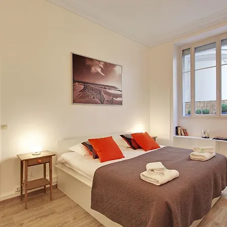 Pick A Flat - Champs Elysees / Le Sueur *